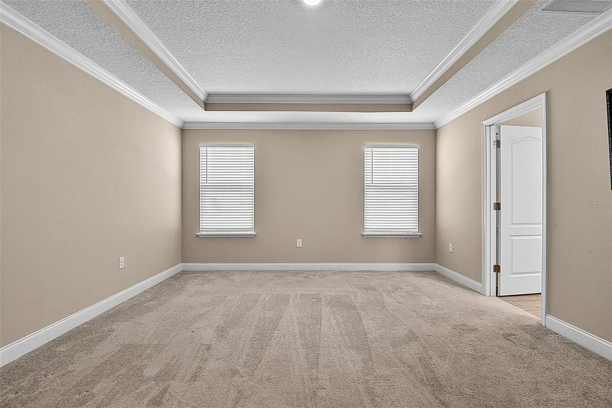 425 NARVAREZ AVENUE — photo 22 of 74