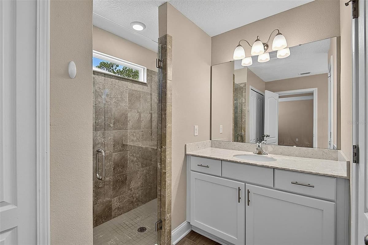 425 NARVAREZ AVENUE — photo 28 of 74