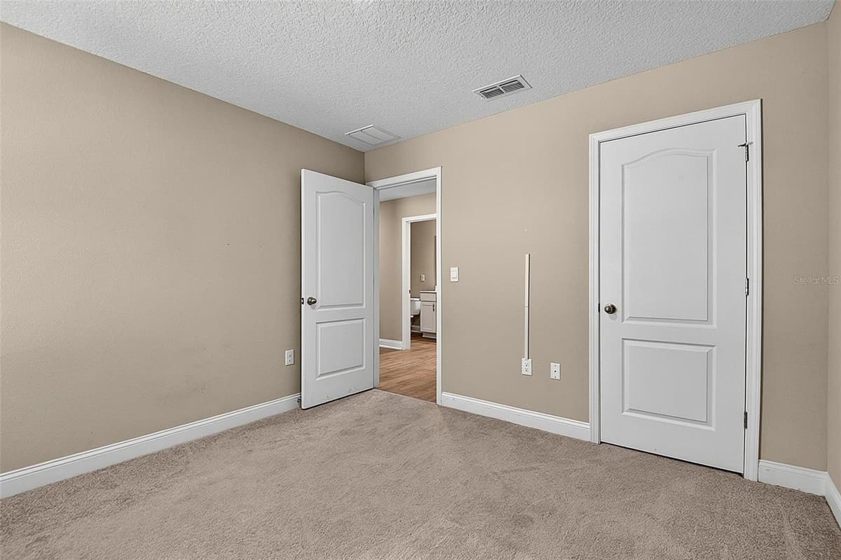 425 NARVAREZ AVENUE — photo 39 of 74