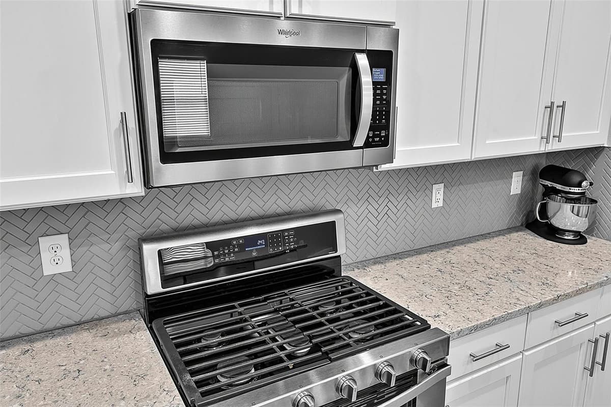425 NARVAREZ AVENUE — photo 44 of 74