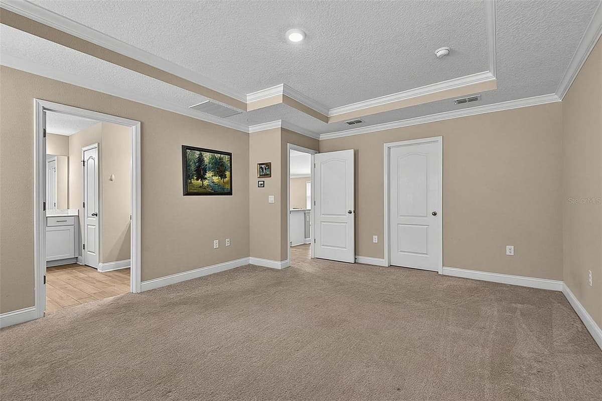 425 NARVAREZ AVENUE — photo 24 of 74