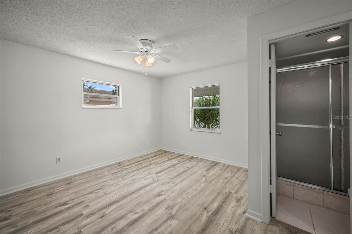 405 HAWTHORN CIRCLE — photo 20 of 25