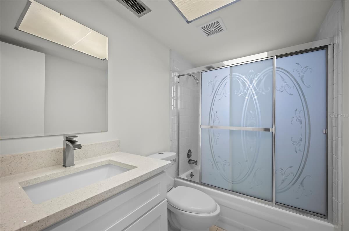 405 HAWTHORN CIRCLE — photo 17 of 25