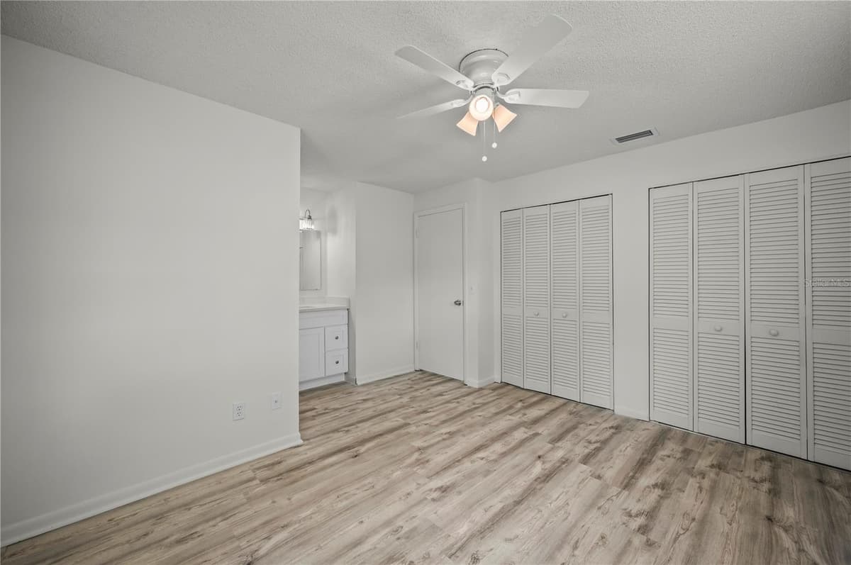 405 HAWTHORN CIRCLE — photo 19 of 25