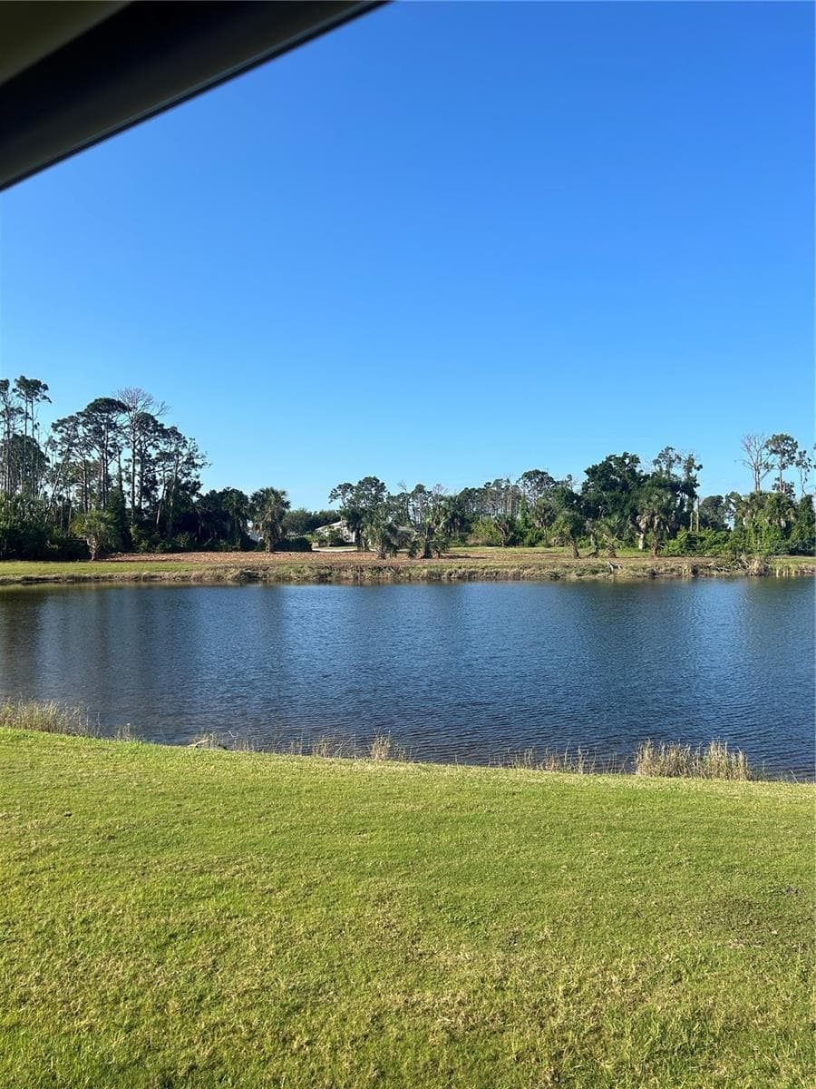 37 TEE VIEW ROAD — photo 1 of 5