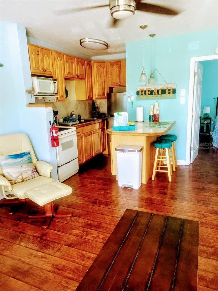 13343 GULF BOULEVARD — photo 4 of 12