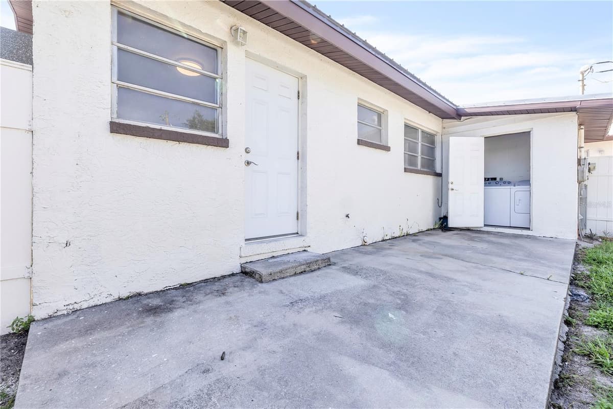 311 & 313 ARCADIA AVENUE — photo 15 of 44