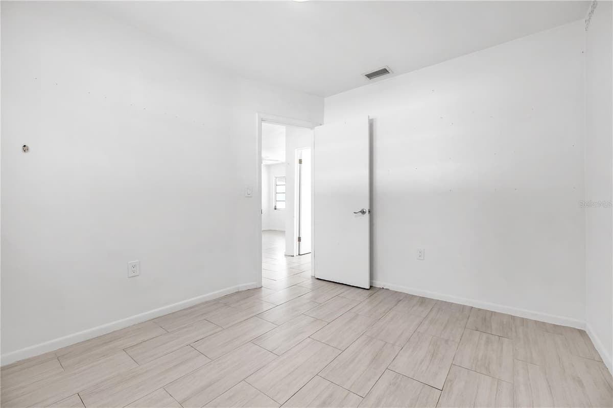 311 & 313 ARCADIA AVENUE — photo 14 of 44