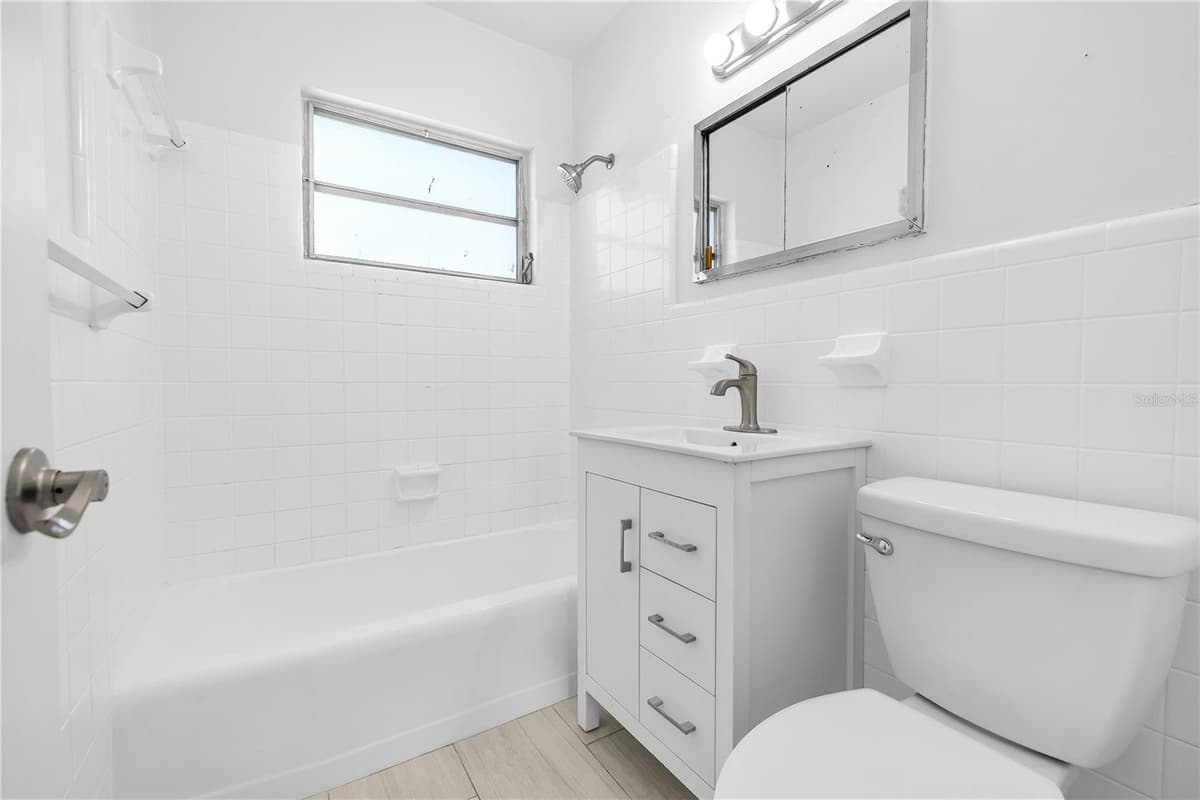 311 & 313 ARCADIA AVENUE — photo 11 of 44