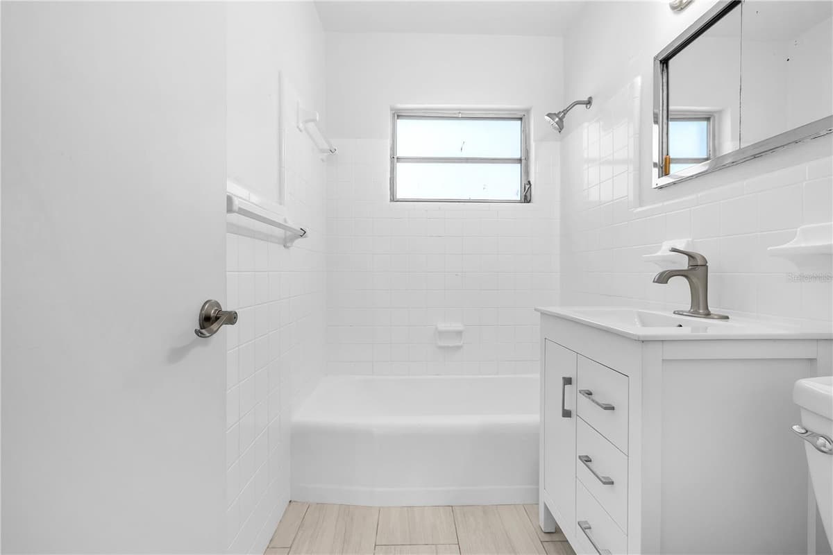 311 & 313 ARCADIA AVENUE — photo 12 of 44