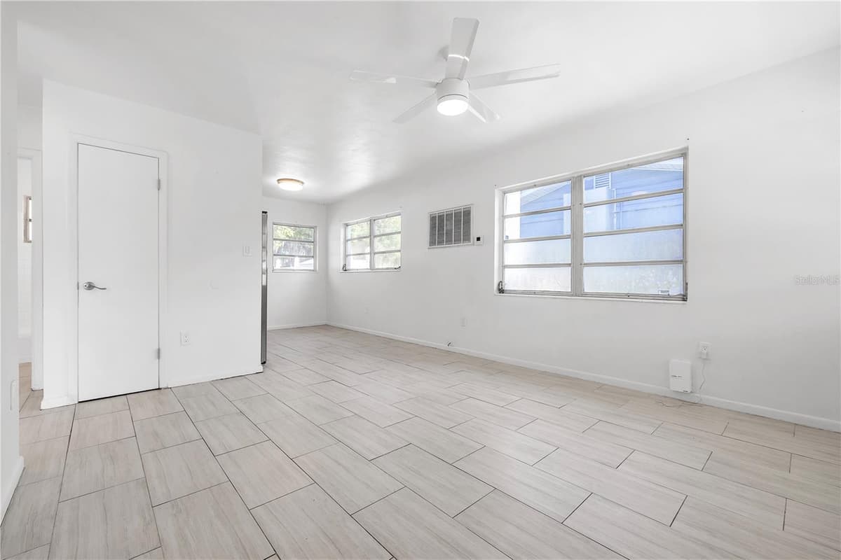 311 & 313 ARCADIA AVENUE — photo 4 of 44