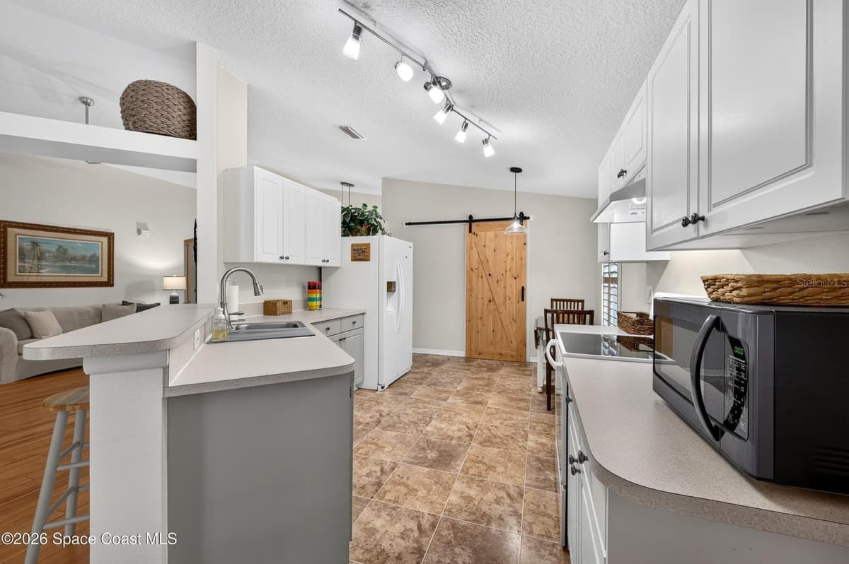 2336 DEERCROFT DRIVE — photo 34 of 55