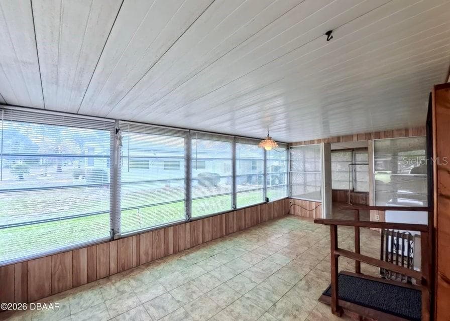 725 MARSHALL CIRCLE — photo 4 of 43