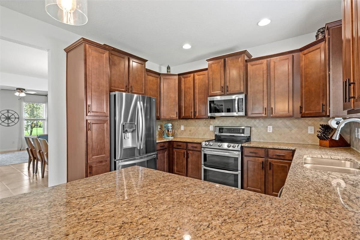 5703 NEW PARIS WAY — photo 10 of 72