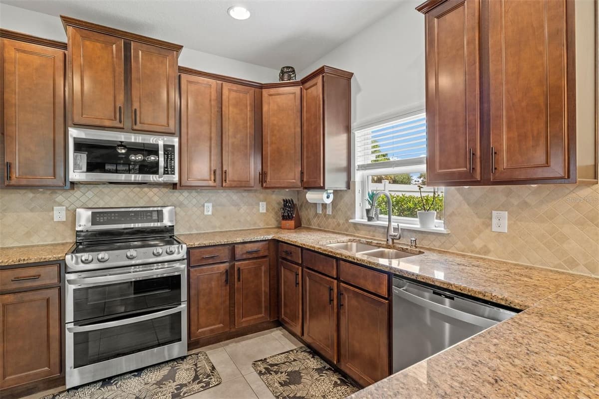 5703 NEW PARIS WAY — photo 12 of 72