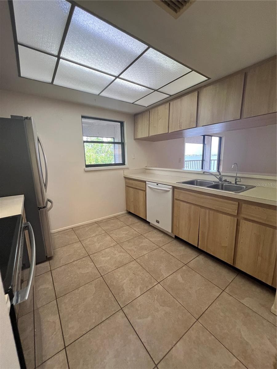 4403 7TH STREET — photo 8 of 61