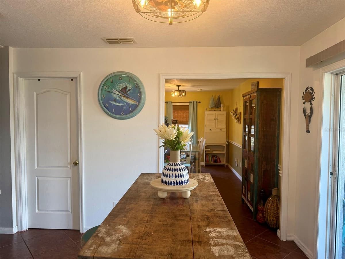 107 DOUGLAS STREET — photo 6 of 40