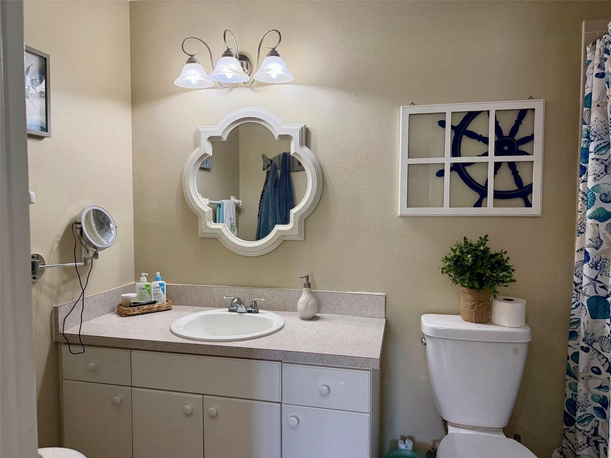 107 DOUGLAS STREET — photo 18 of 40