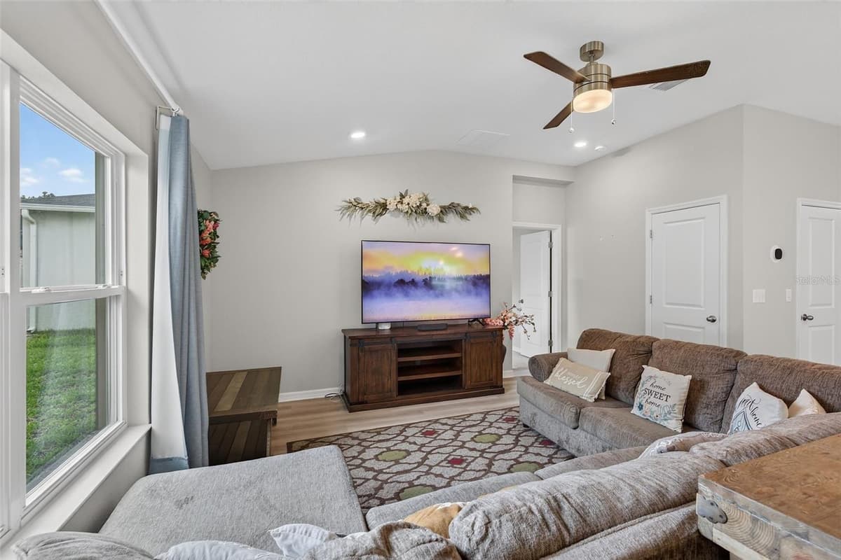9972 MESIC WOODS AVENUE — photo 7 of 55