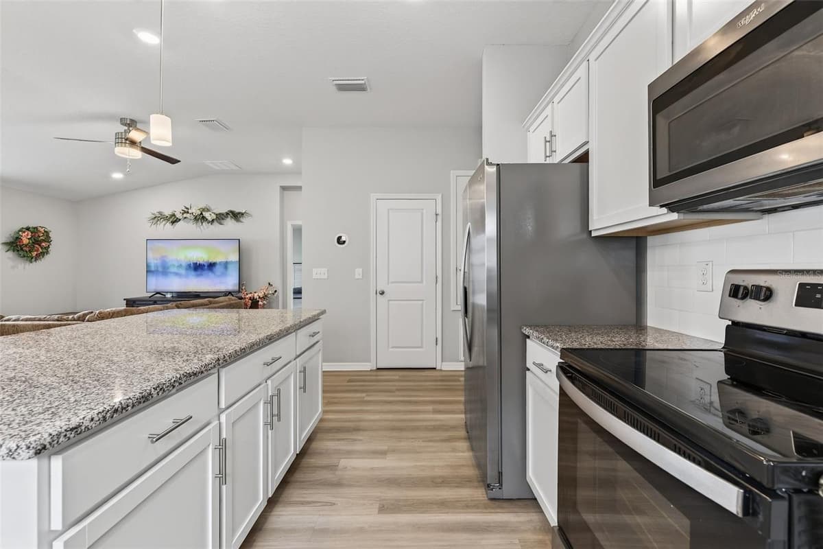 9972 MESIC WOODS AVENUE — photo 17 of 55