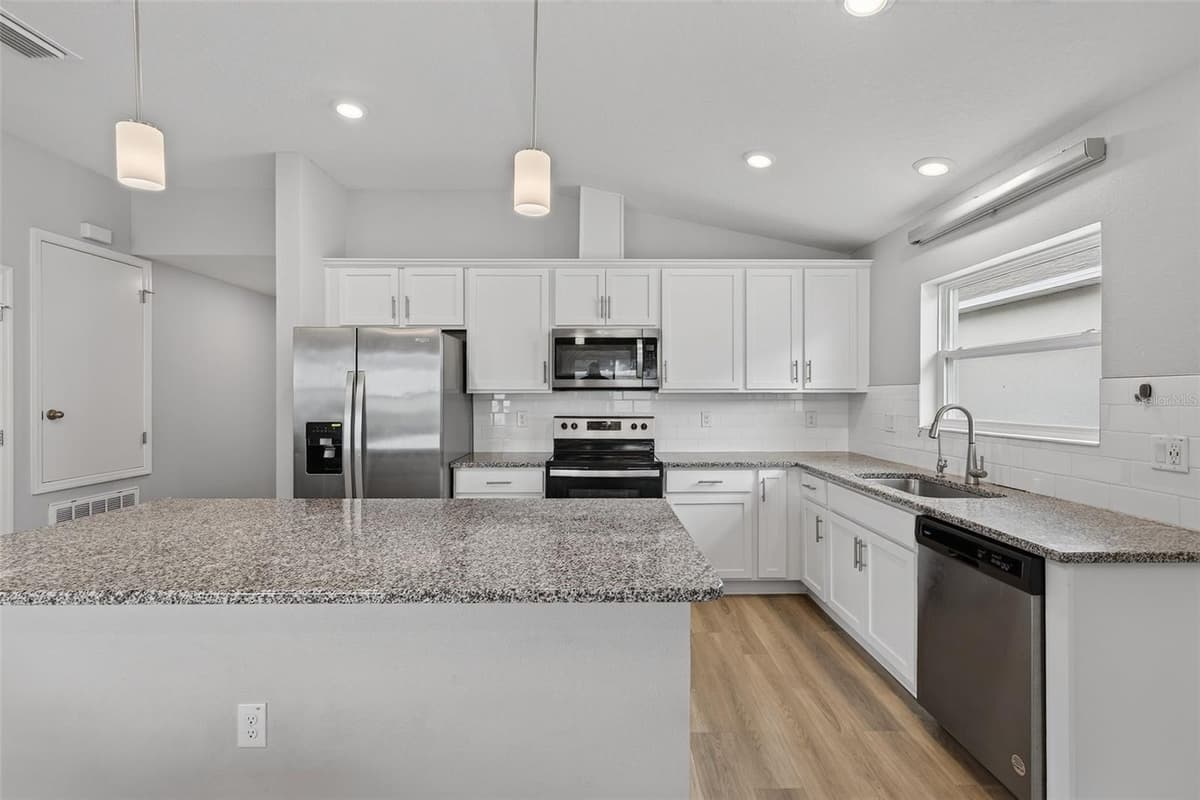 9972 MESIC WOODS AVENUE — photo 14 of 55