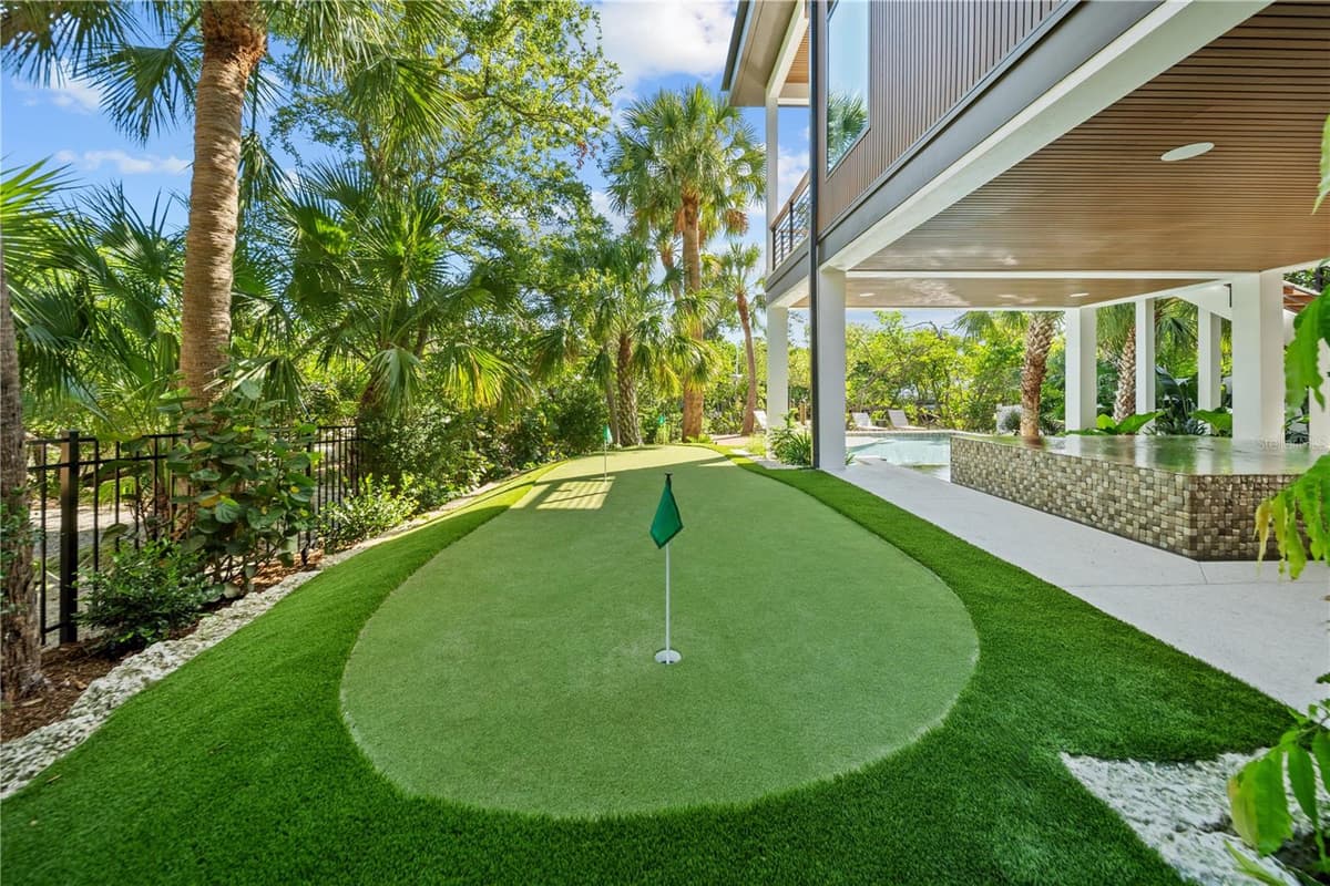 411 PALM AVENUE — photo 66 of 74