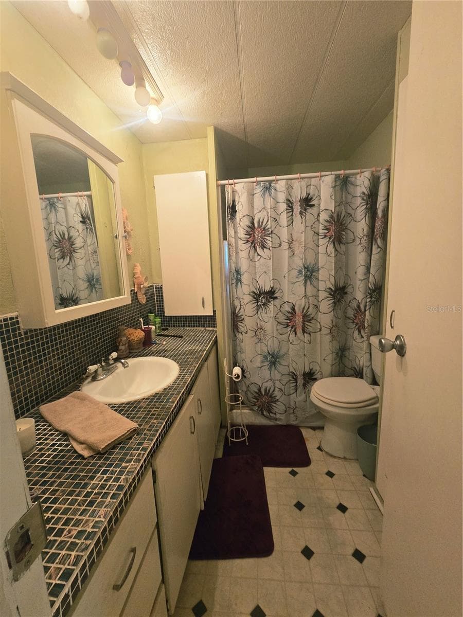 49 DRURY LANE — photo 17 of 69