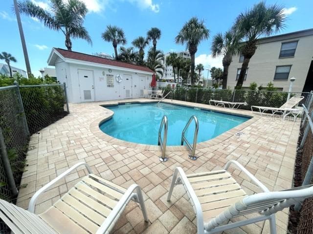19717 GULF BOULEVARD — photo 33 of 37