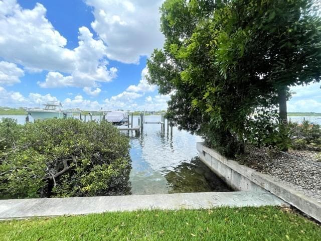 19717 GULF BOULEVARD — photo 31 of 37
