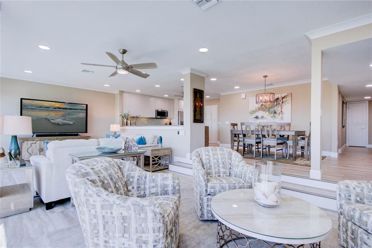 7600 SUN ISLAND DRIVE — photo 15 of 50