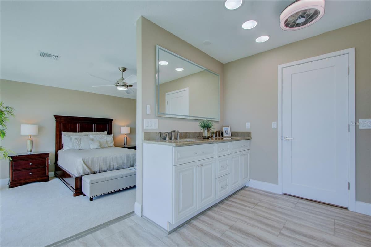 7600 SUN ISLAND DRIVE — photo 27 of 50