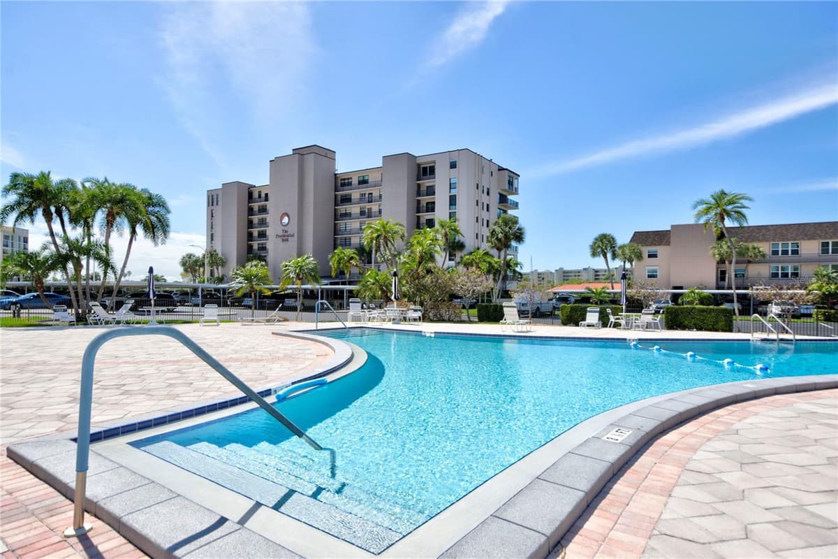 7600 SUN ISLAND DRIVE — photo 37 of 50