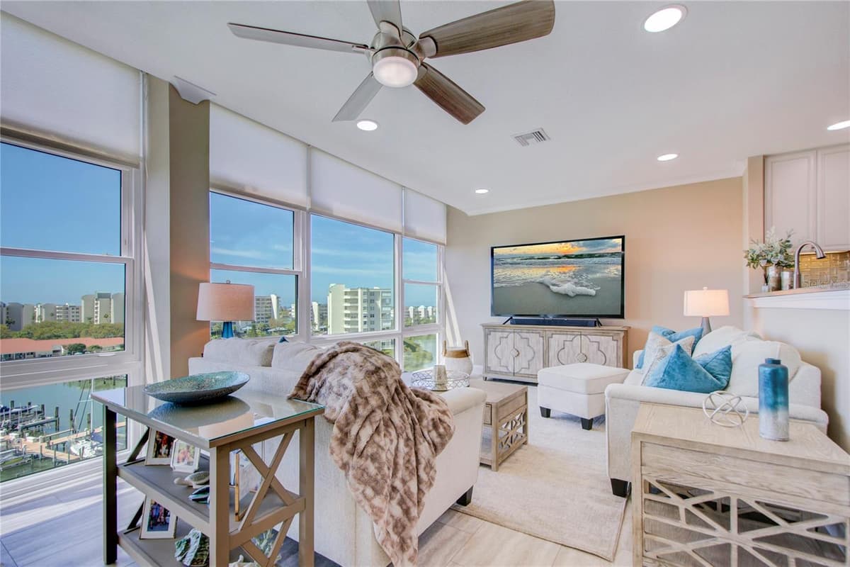 7600 SUN ISLAND DRIVE — photo 11 of 50