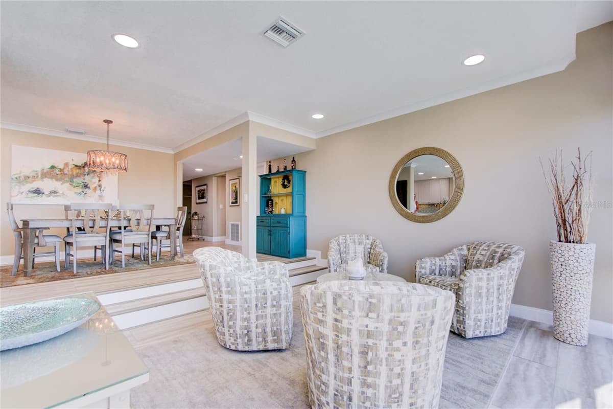 7600 SUN ISLAND DRIVE — photo 13 of 50