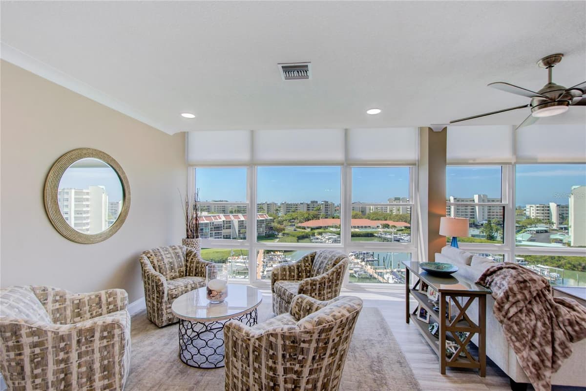 7600 SUN ISLAND DRIVE — photo 10 of 50