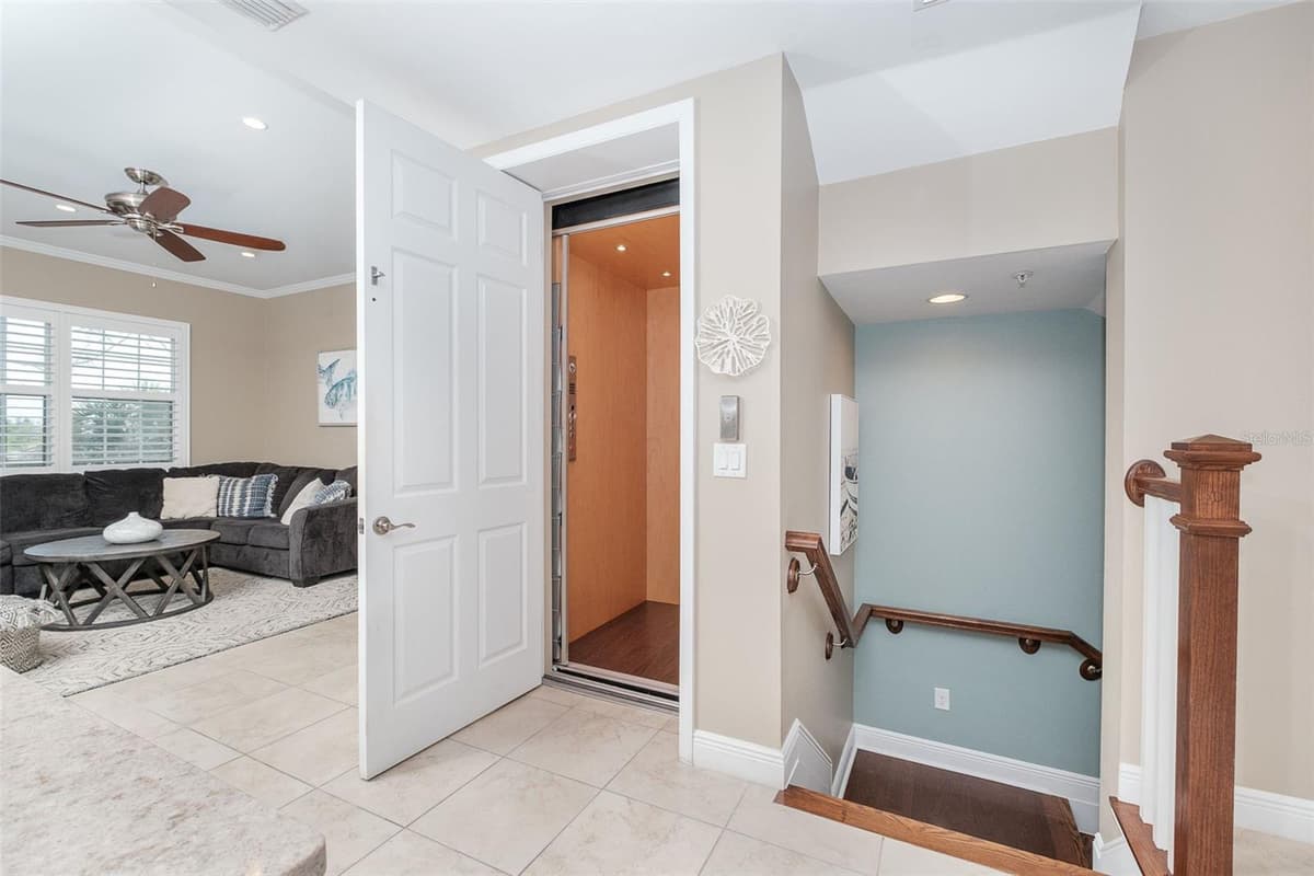 10330 LONGSHORE ROAD — photo 8 of 61