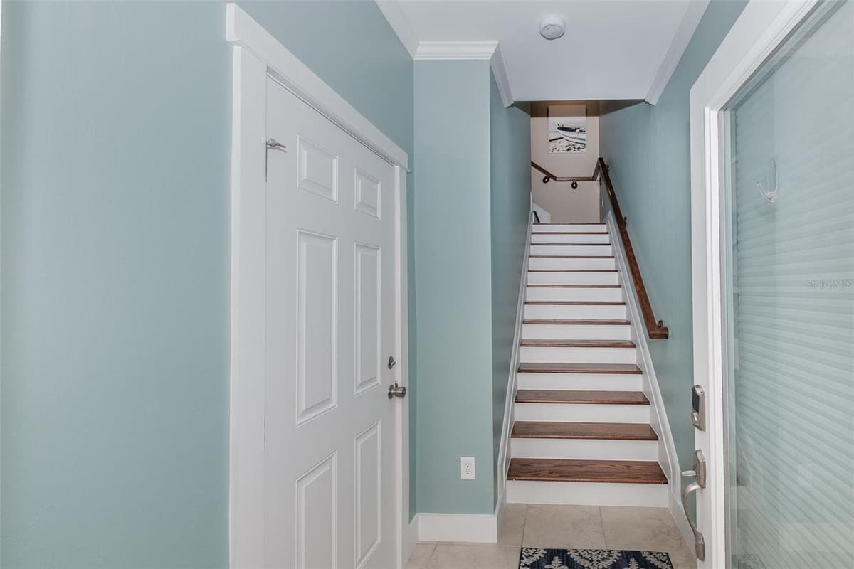 10330 LONGSHORE ROAD — photo 5 of 61