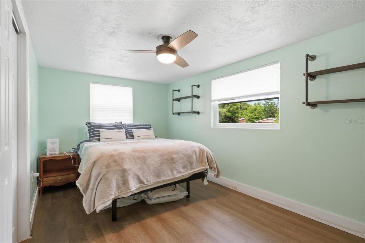 60 LINCOLN AVENUE — photo 24 of 28