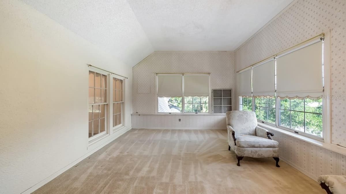 127 LAUREL AVENUE — photo 19 of 54