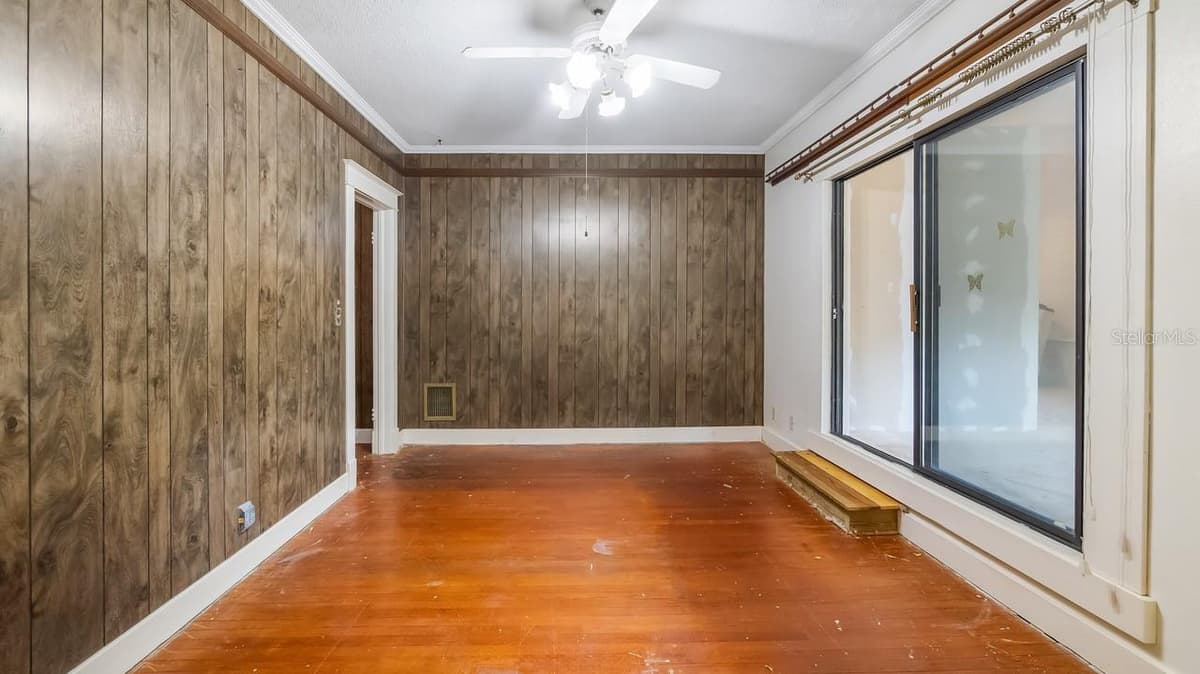 127 LAUREL AVENUE — photo 14 of 54