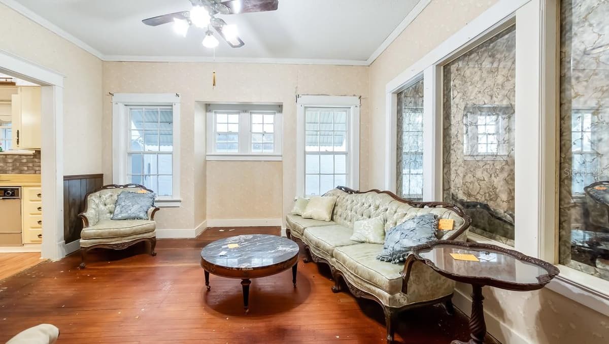 127 LAUREL AVENUE — photo 3 of 54