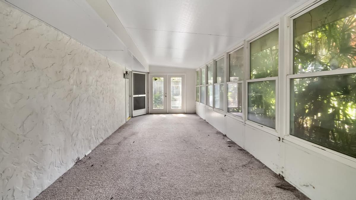 127 LAUREL AVENUE — photo 35 of 54