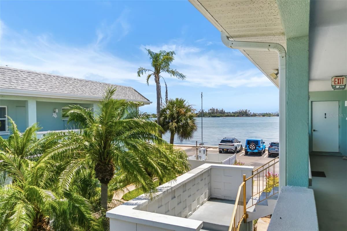 611 GULF DRIVE — photo 34 of 45