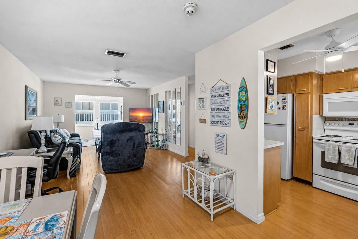 611 GULF DRIVE — photo 11 of 45
