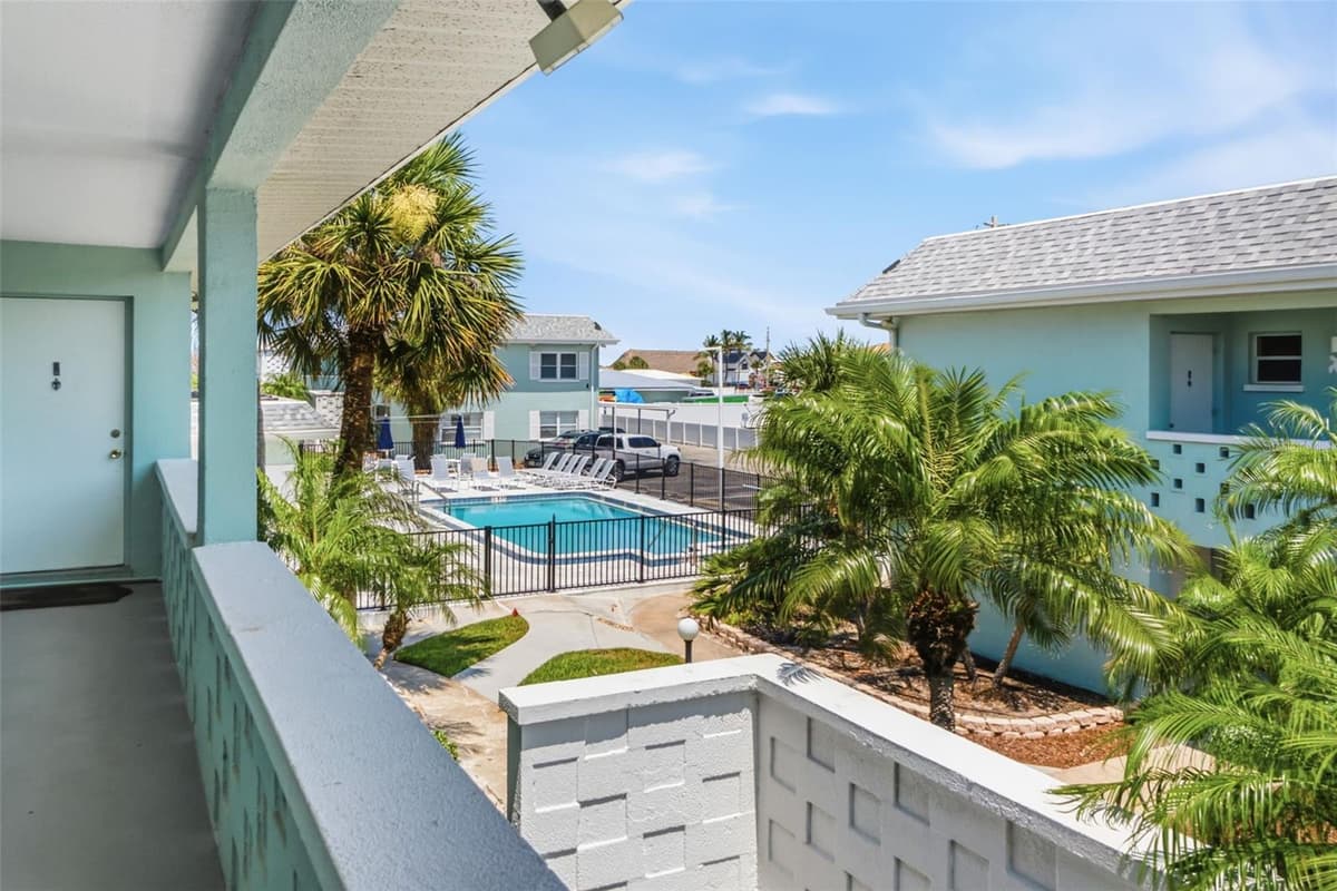 611 GULF DRIVE — photo 2 of 45
