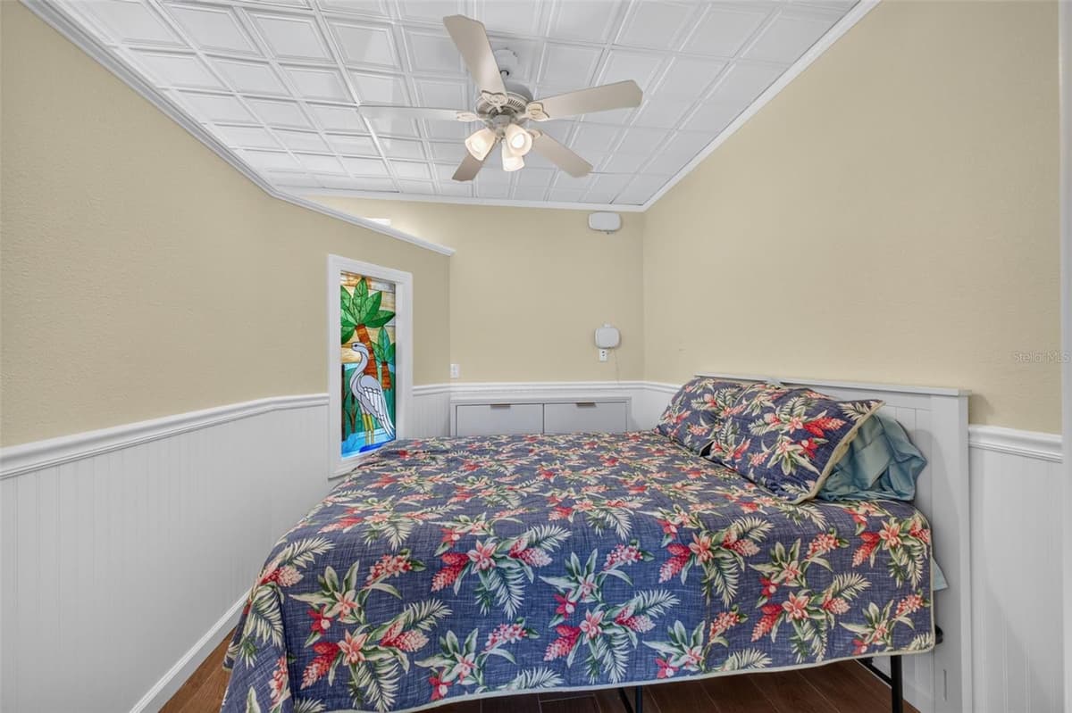 18399 GULF BOULEVARD — photo 10 of 22