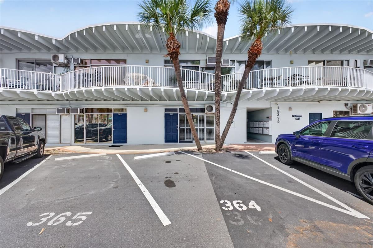 18399 GULF BOULEVARD — photo 3 of 22