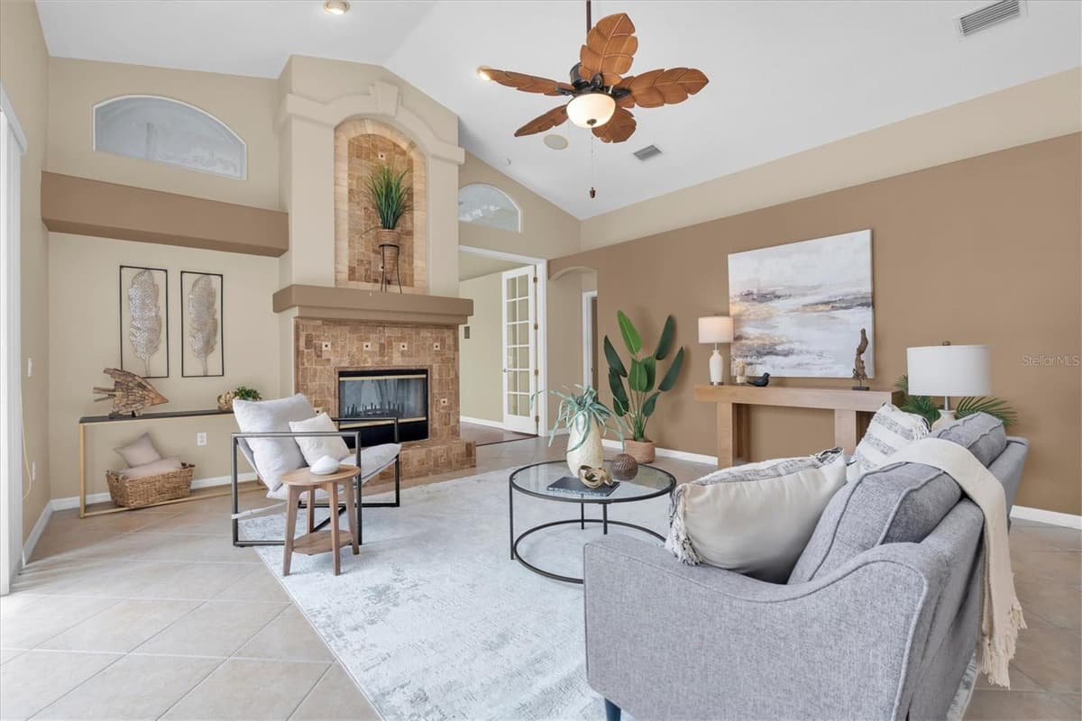 4270 COVE DRIVE — photo 13 of 71