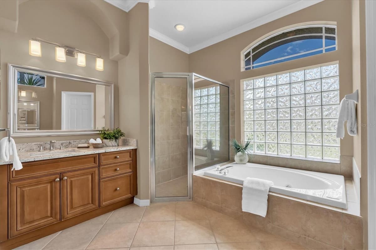 4270 COVE DRIVE — photo 34 of 71