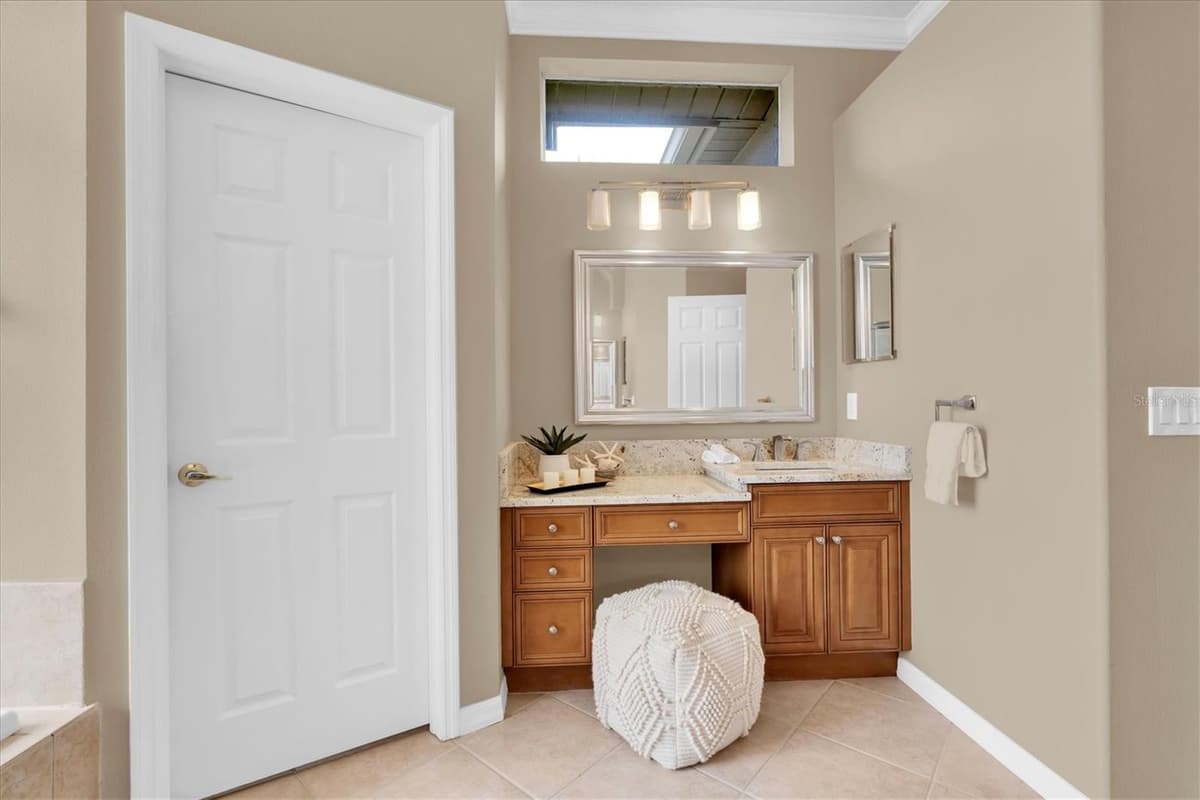 4270 COVE DRIVE — photo 35 of 71